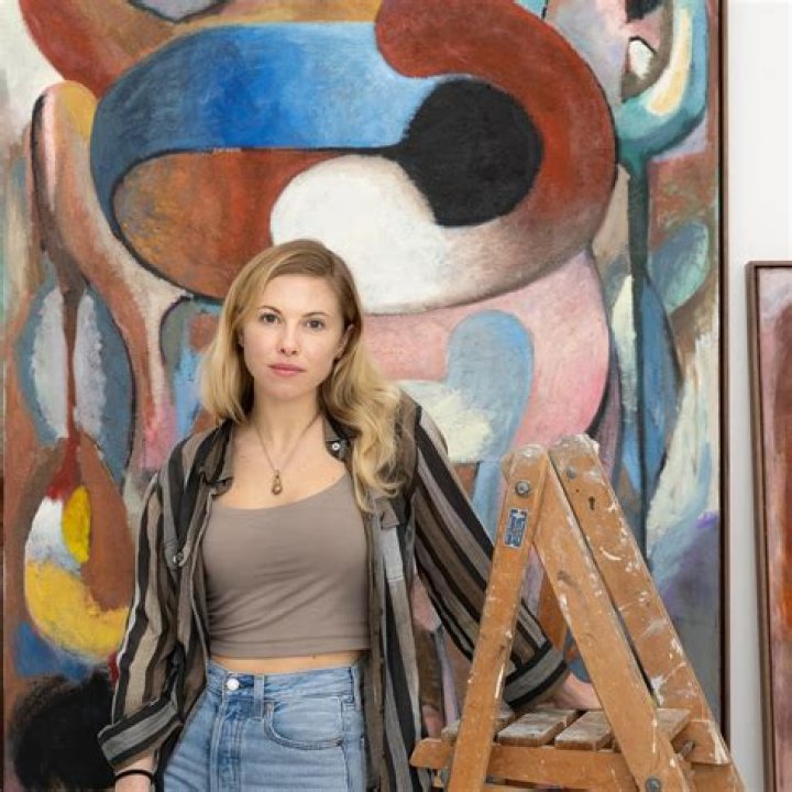 Gianna Distenca Height, Weight, Net Worth, Age, Birthday, Wikipedia, Who, Nationality, Biography