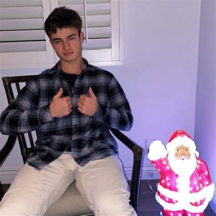 Josh Caddy Height, Weight, Net Worth, Age, Birthday, Wikipedia, Who, Instagram, Biography