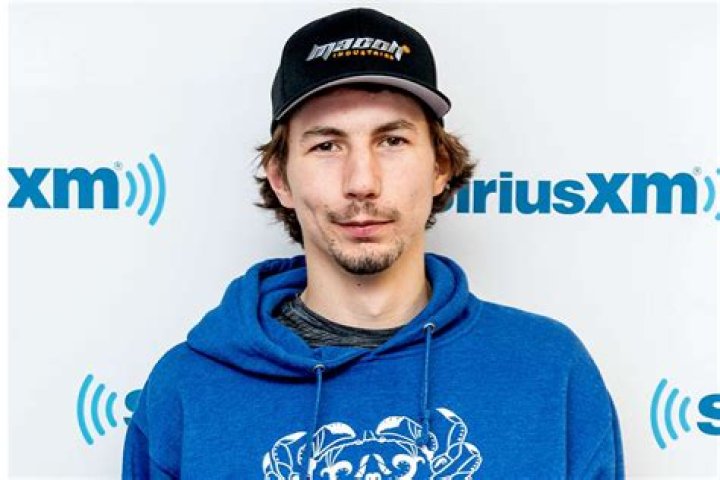 Parker Schnabel Wiki, Biography, Age, Family, Wife, Net Worth & Images