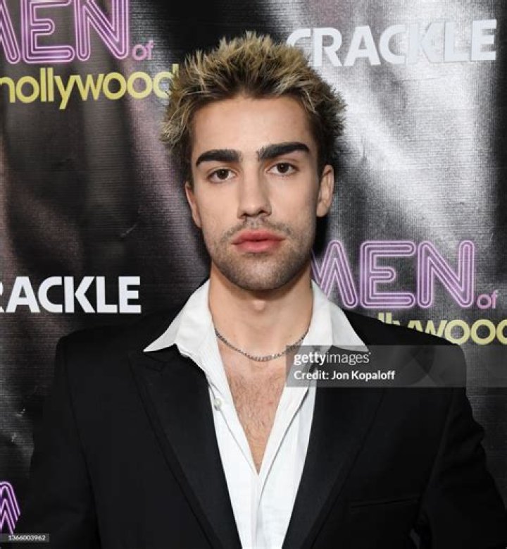 
Who Is Laron Seals? Men Of West Hollywood – Age And Wikipedia Bio 